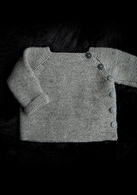 Pullover mit seitlicher Knopfleiste