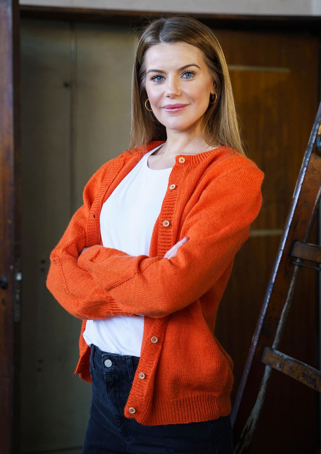 Cardigan med hulrækker på ærmerne