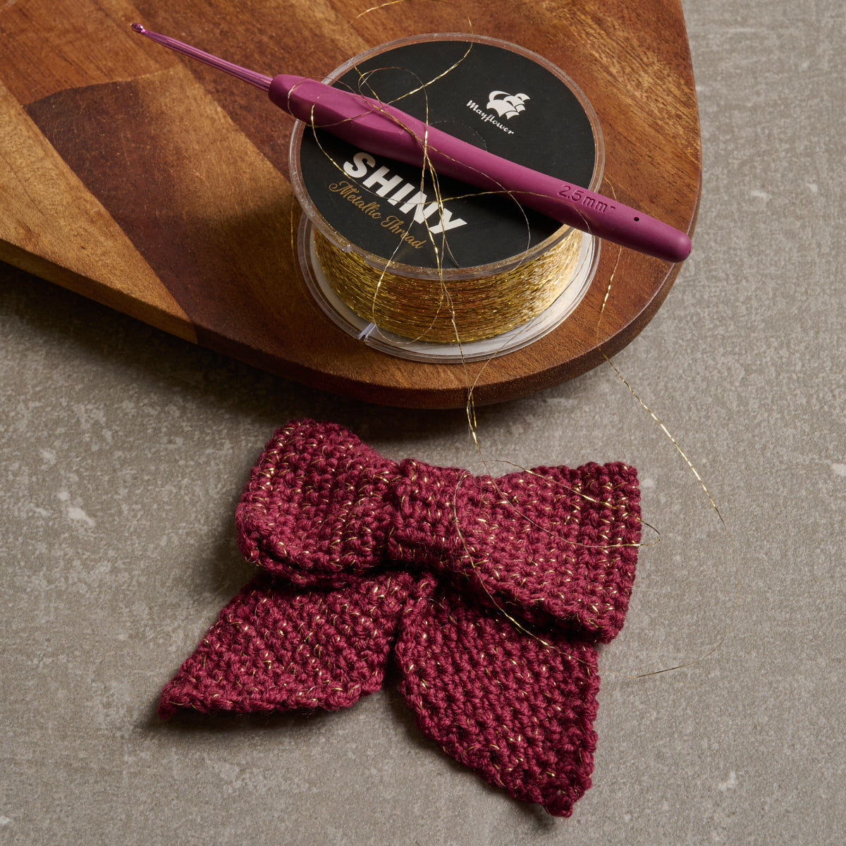 Gehäkelte Schleife - Shiny Style