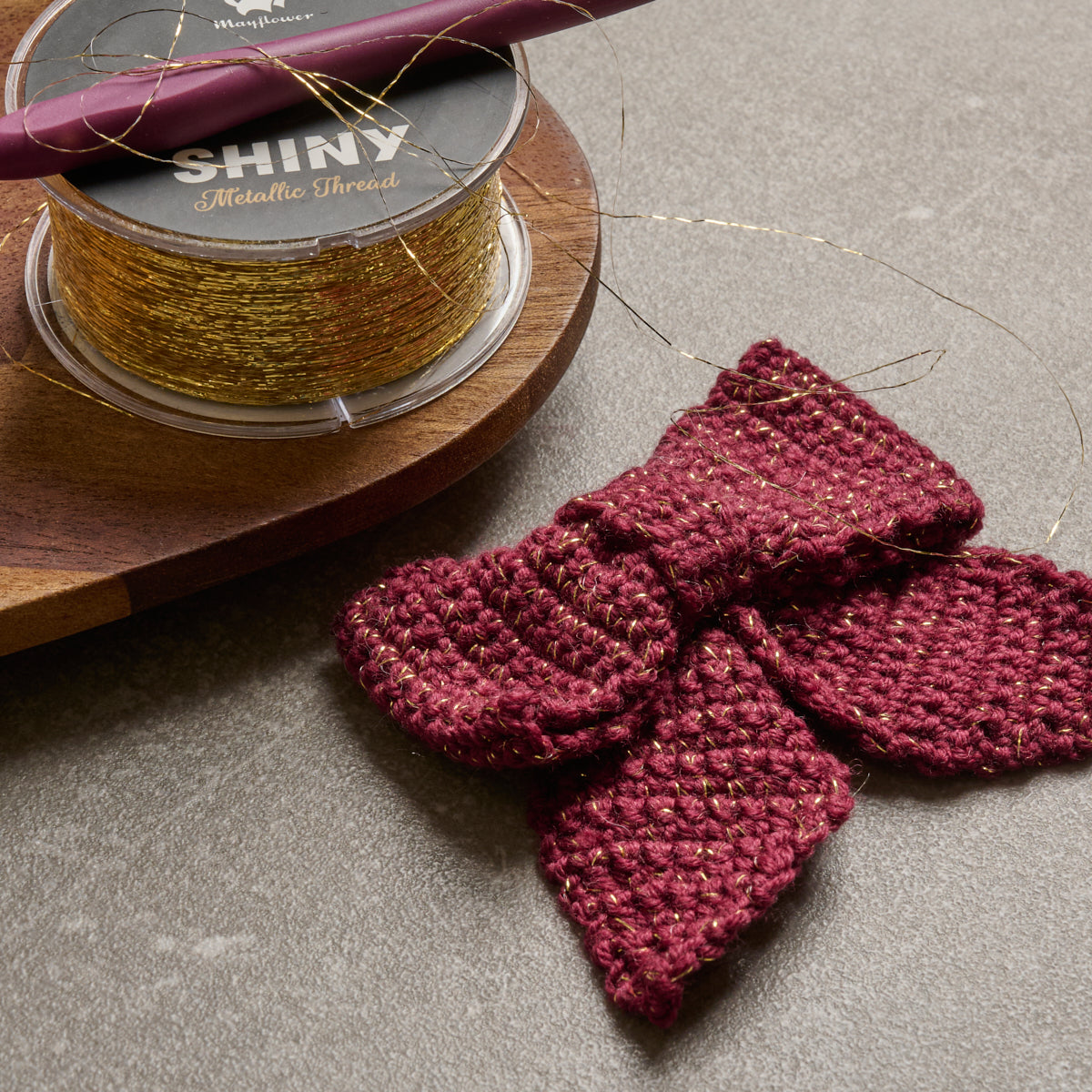 Gehäkelte Schleife - Shiny Style