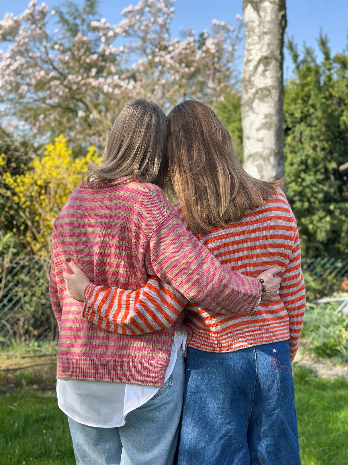 KV6 Bee Cozy Cardigan