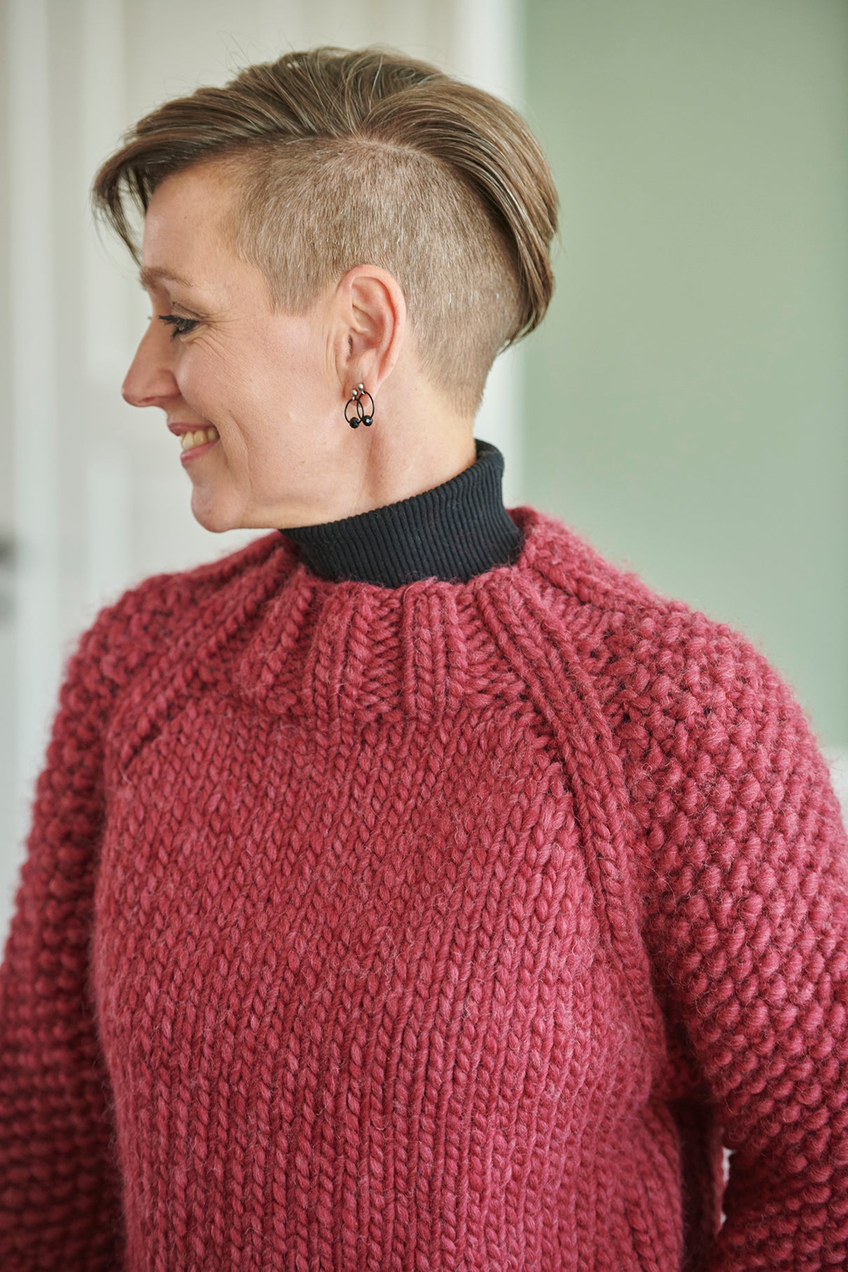 FR76 - Pullover mit Perlmuster-Ärmeln